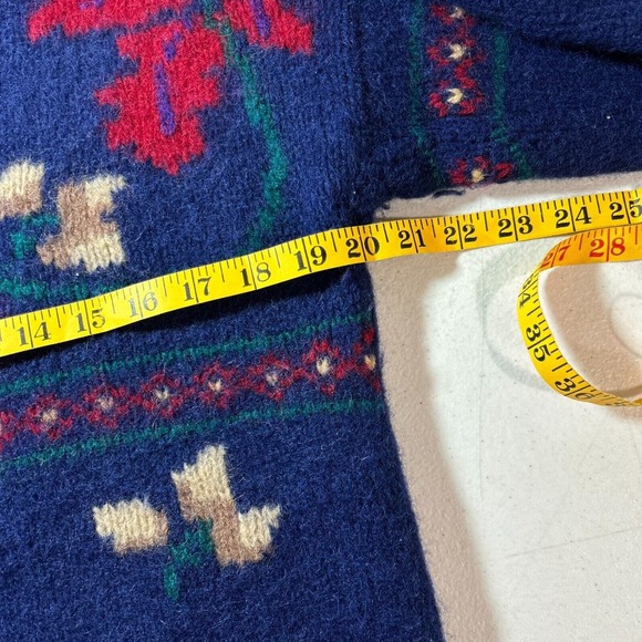 Vintage SKYR Sportswear 100% Shetland Wool Sweater Womens Size 40 Floral Holiday - Picture 5 of 6